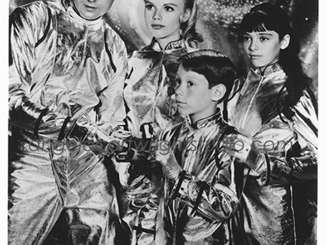 #83 Lost In Space cast of 4