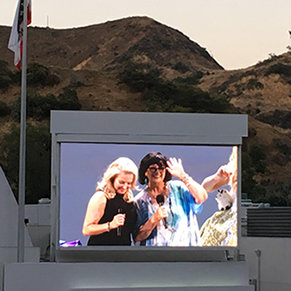 Kym Karath and I give the award to the best costume at the Sound of Music Sing-A-Long Hollywood Bowl 2017