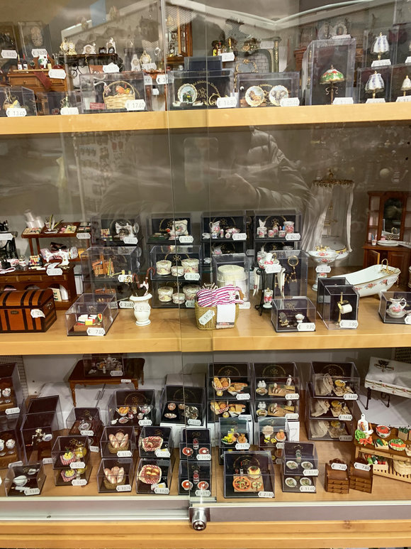 The miniature store