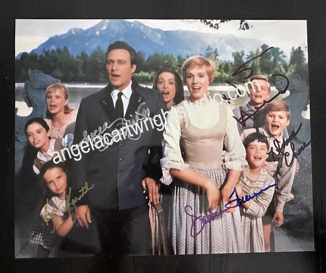 #213 Singing - The Sound Of Music - Signed by the SOM5