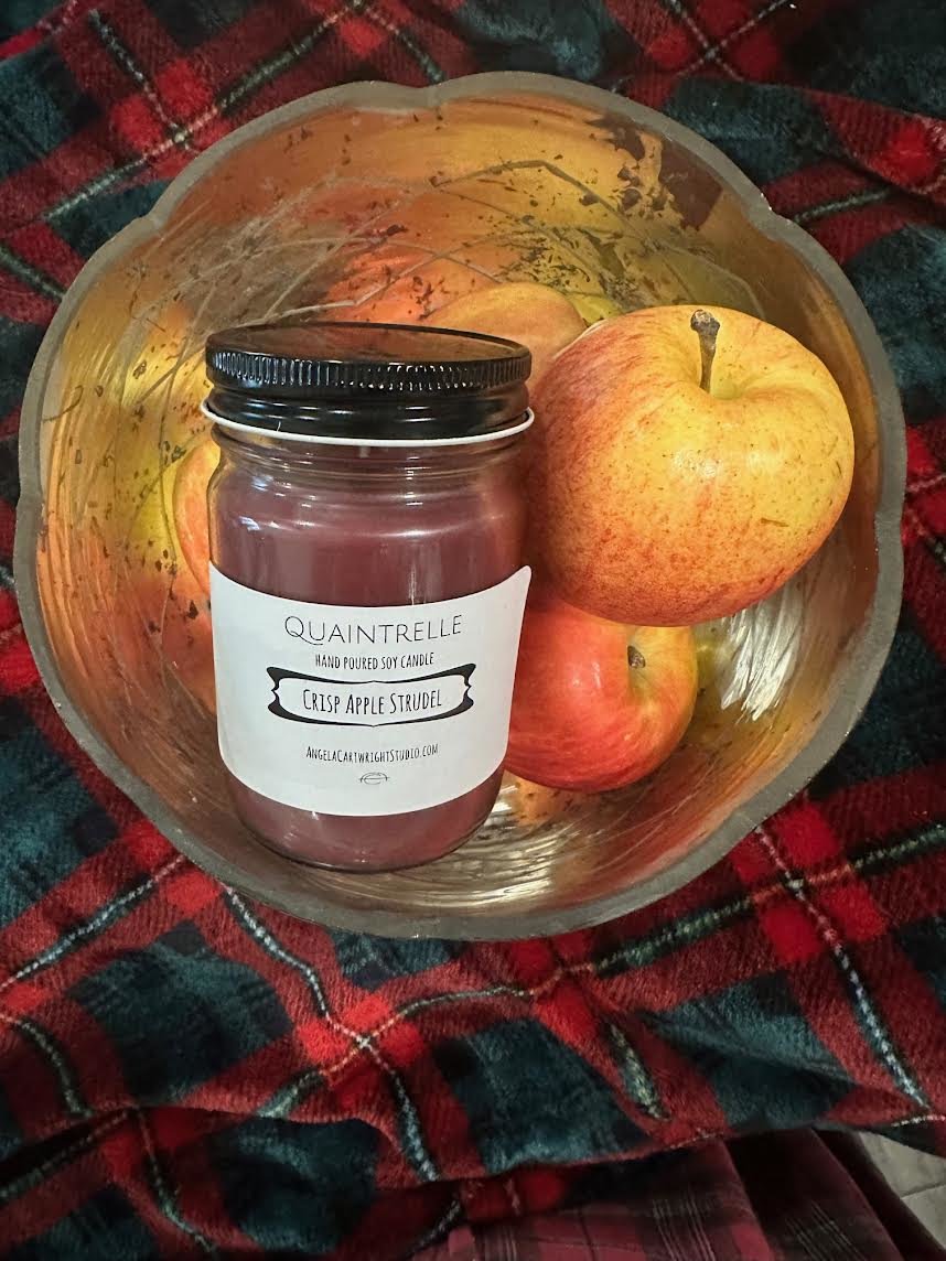 Crisp Apple Strudel Candle