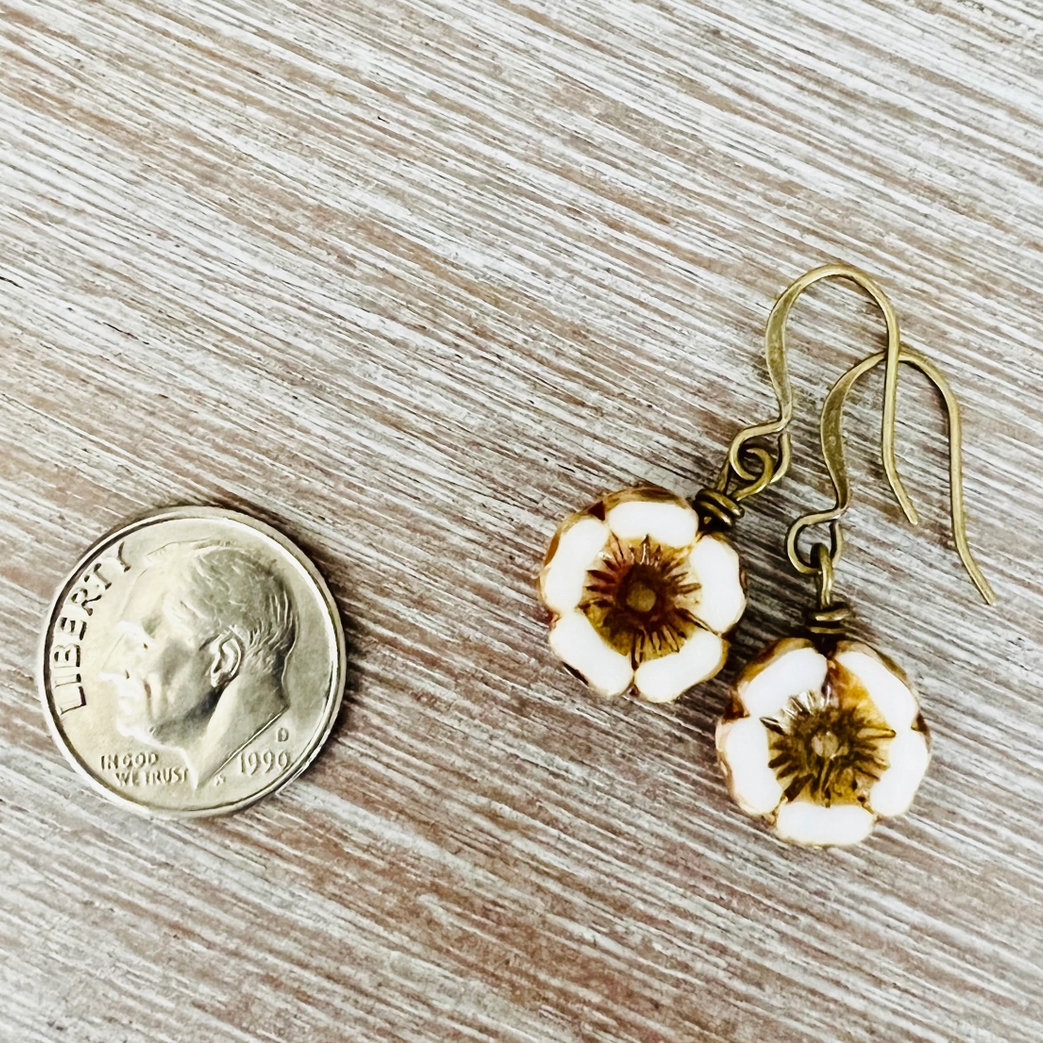 Dainty Ivory earrings ♥ AC art