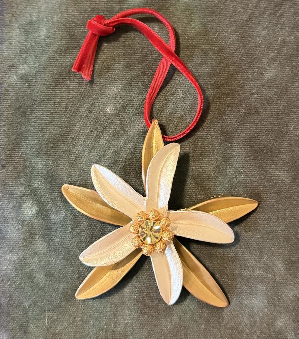 Edelweiss Ornament ♥