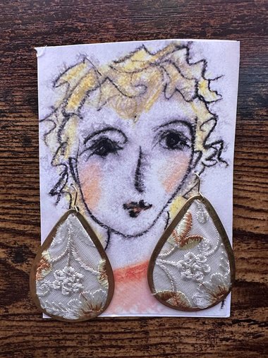 Ivory Floral Earring ♥ AC Art