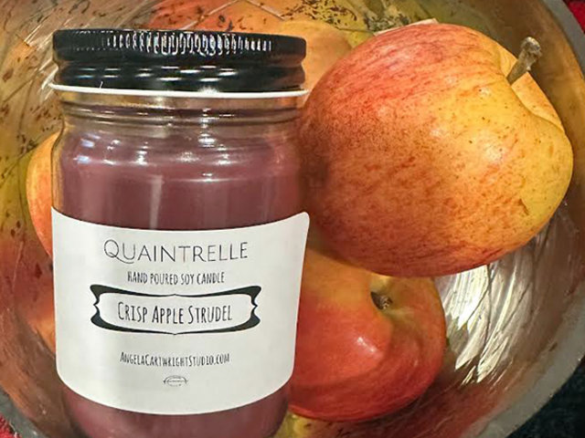 Crisp Apple Strudel Candle