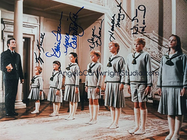 #135 In A Line -Sound Of Music signed by 6 SOM cast
