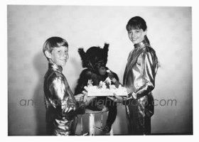 #22 Penny &amp; Will Birthday - Lost In Space
