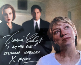 #91 Cassandra X-Files - signed by Veronica